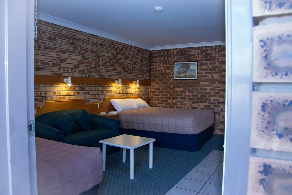 Mid Town Inn Narrabri Room photo